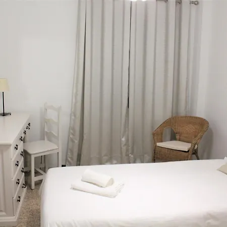 Apartment 3 Bd By The Sea