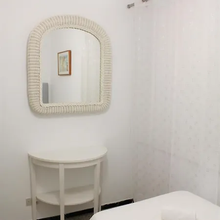Apartment 3 Bd By The Sea *