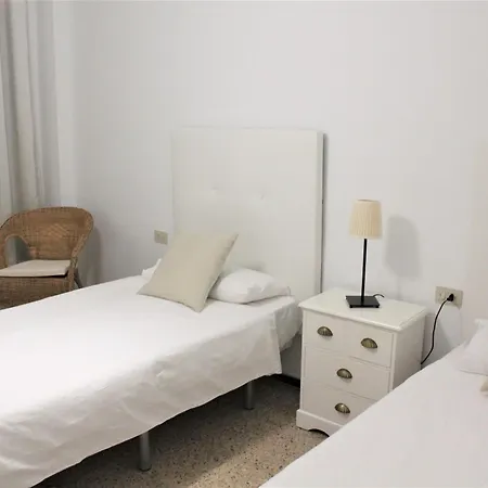 3 Bd By The Sea Apartment *