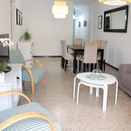 3 Bd By The Sea Apartment *